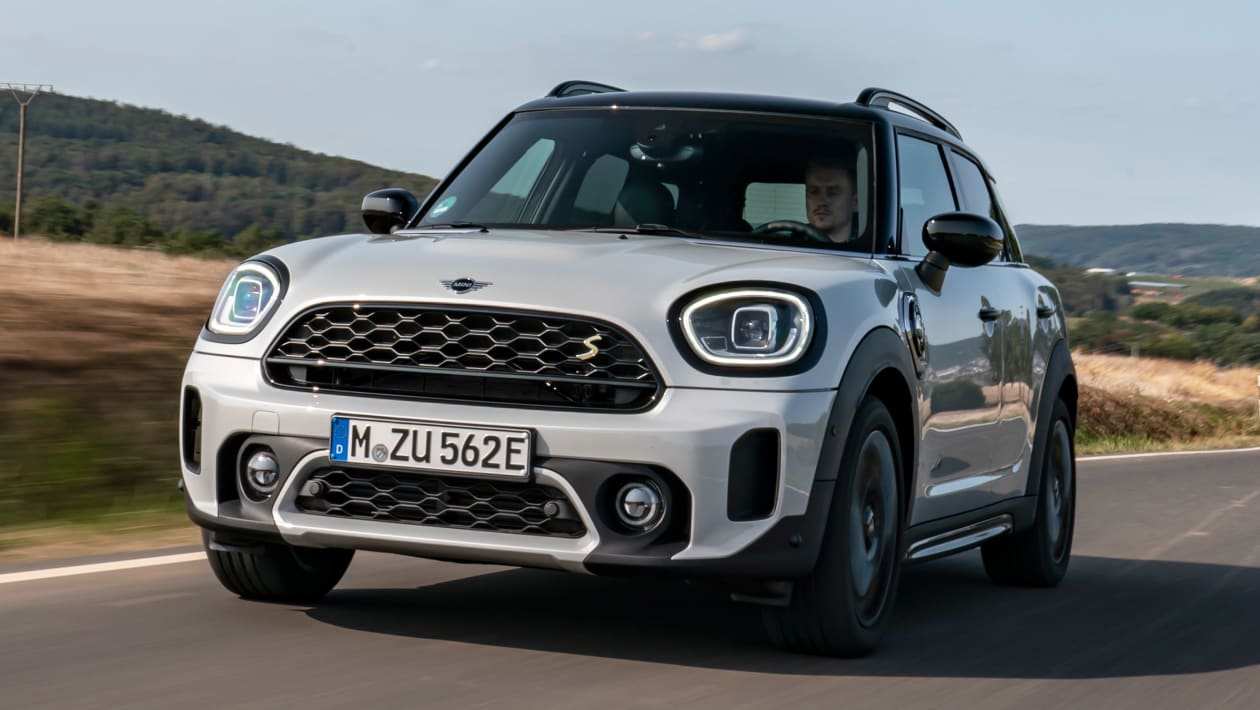 Mini plug deals in hybrid countryman